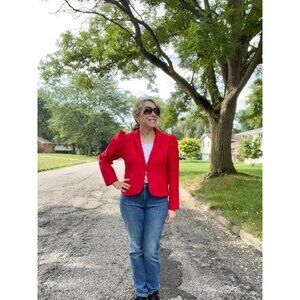1980s/90s womens cropped quilted red jacket with puffed shoulders